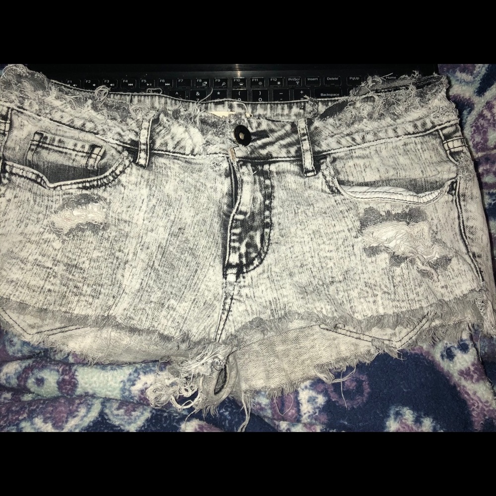 Never Worn Stone Wash Bullhead Jean Shorts